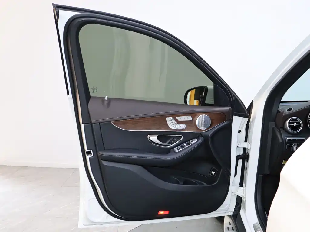 Mercedes-Benz GLC 2020 — фото 13