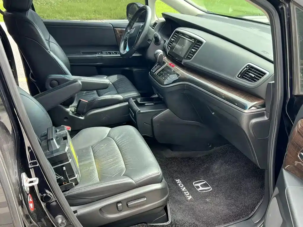 Honda Odyssey 2018 — фото 14