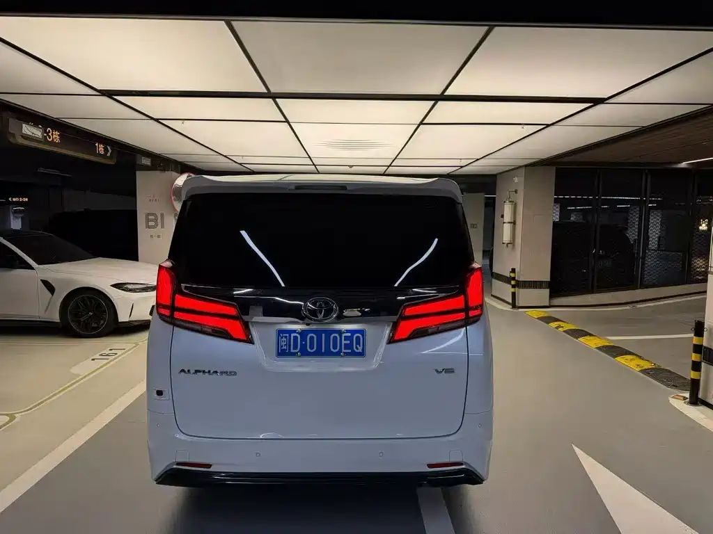 Toyota Alphard 2018 — фото 4