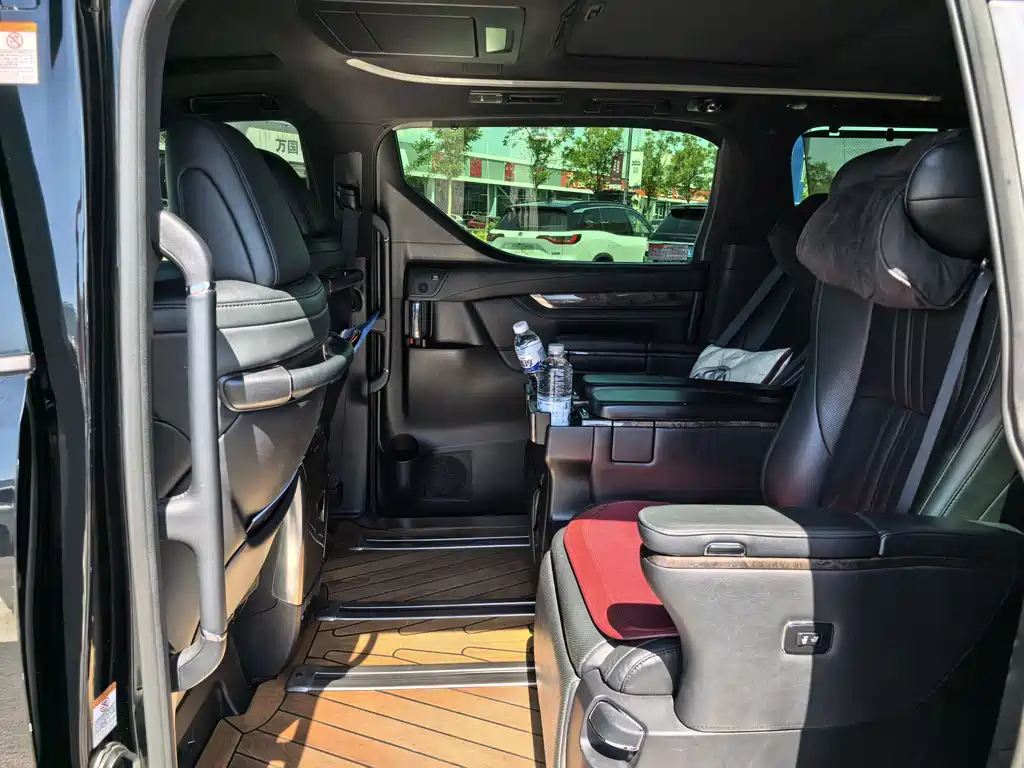Toyota Alphard 2022 — фото 5