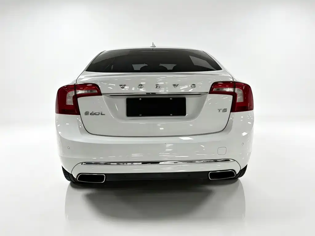Volvo S60 2015 — фото 2