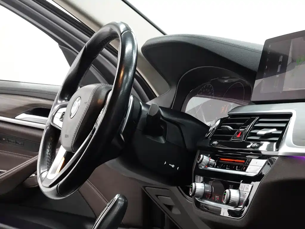 BMW 5 Series 2019 — фото 13
