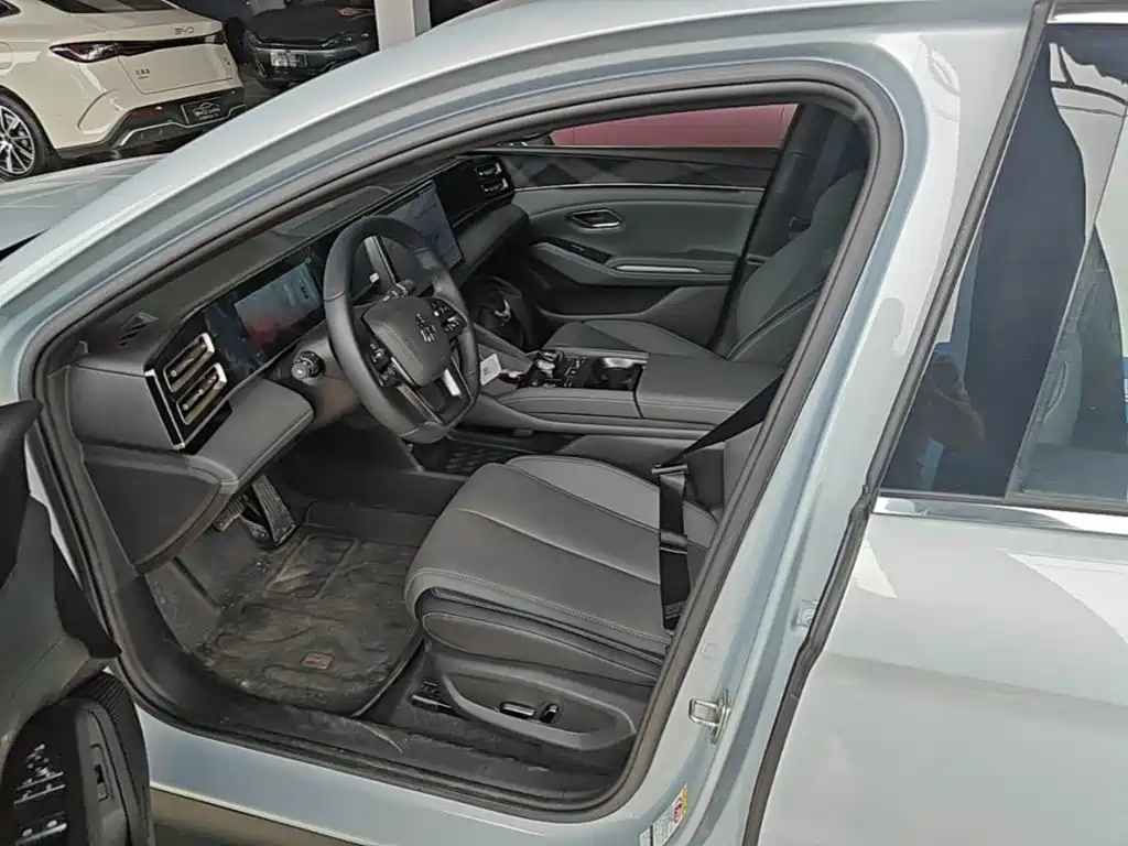 BYD Qin L 2025 — фото 15