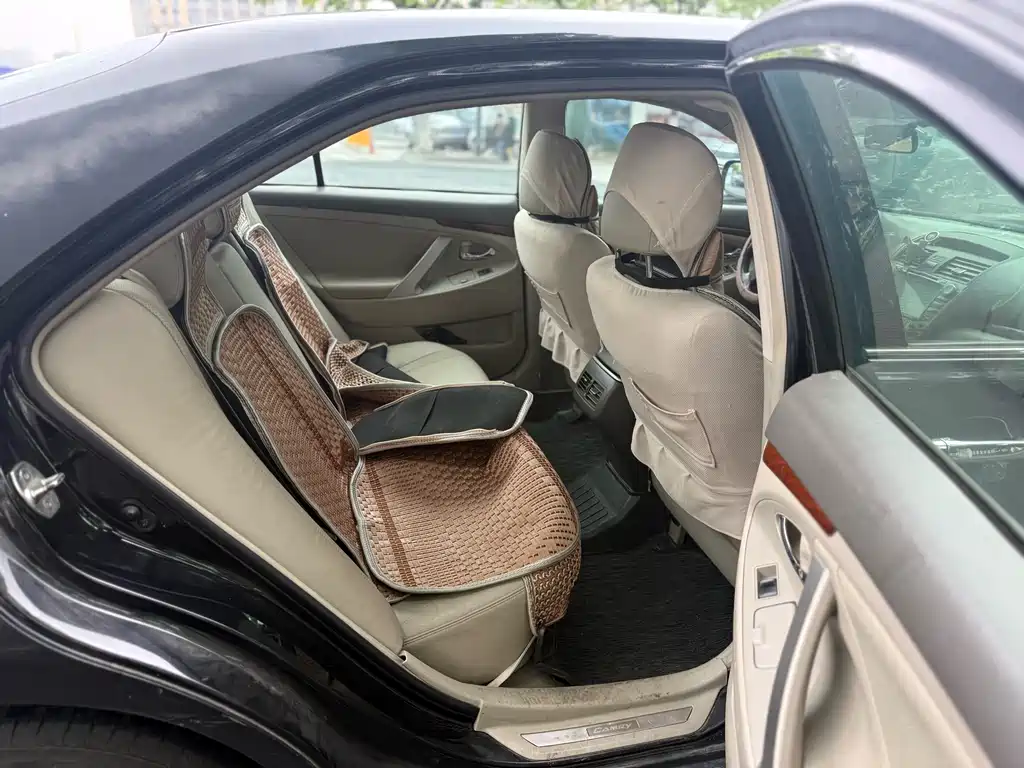 Toyota Camry 2014 — фото 12