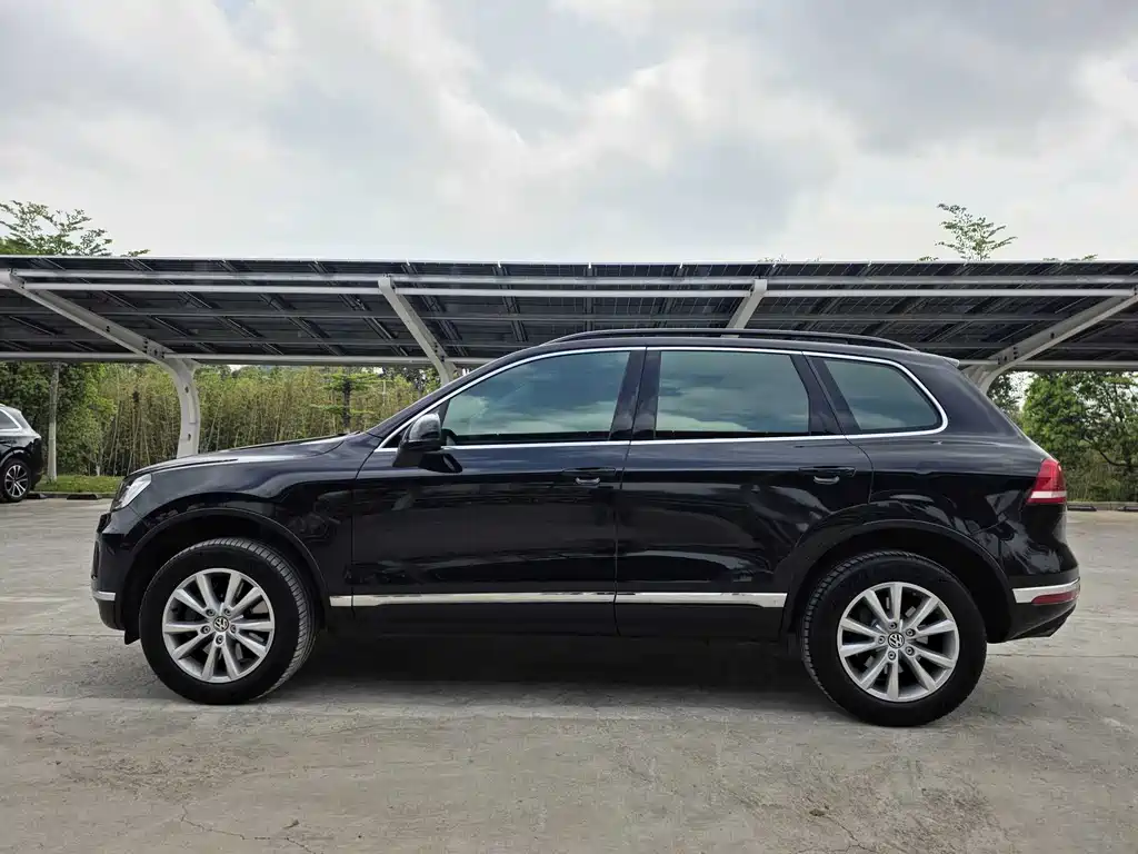 Volkswagen Touareg 2017 — фото 10