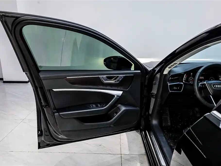 Audi A6L 2022 — фото 8