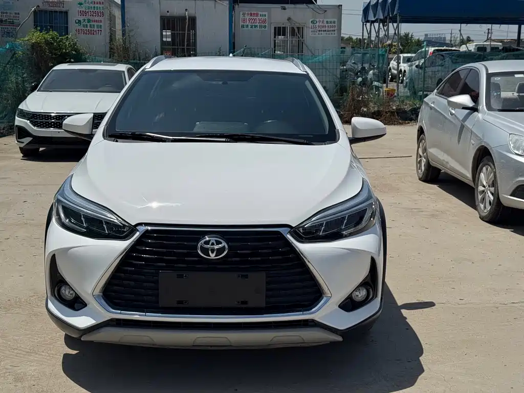 Toyota Yaris L 2022 — фото 2
