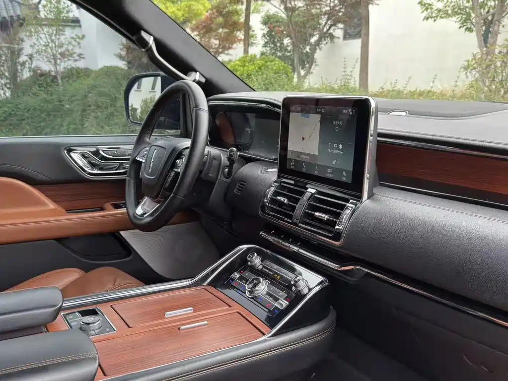 Lincoln Navigator 2019 — фото 11
