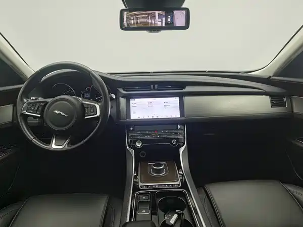 Jaguar XFL 2020
