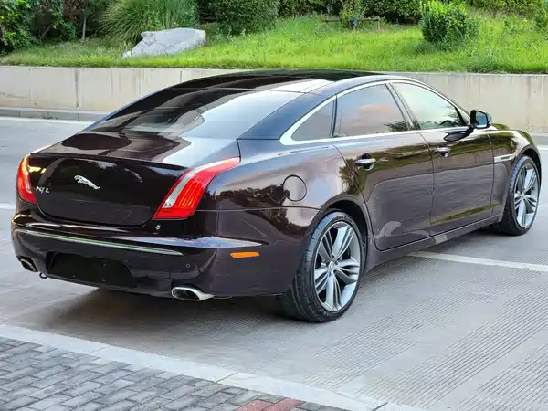Jaguar XJ 2012