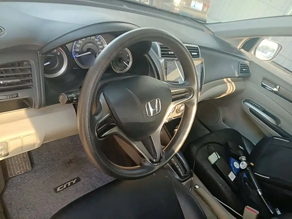 Honda City Classic 2015 — фото 11
