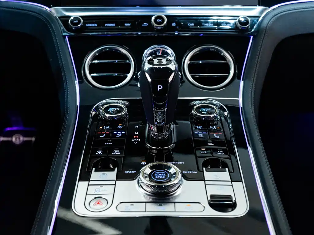 Bentley Continental 2021 — фото 11