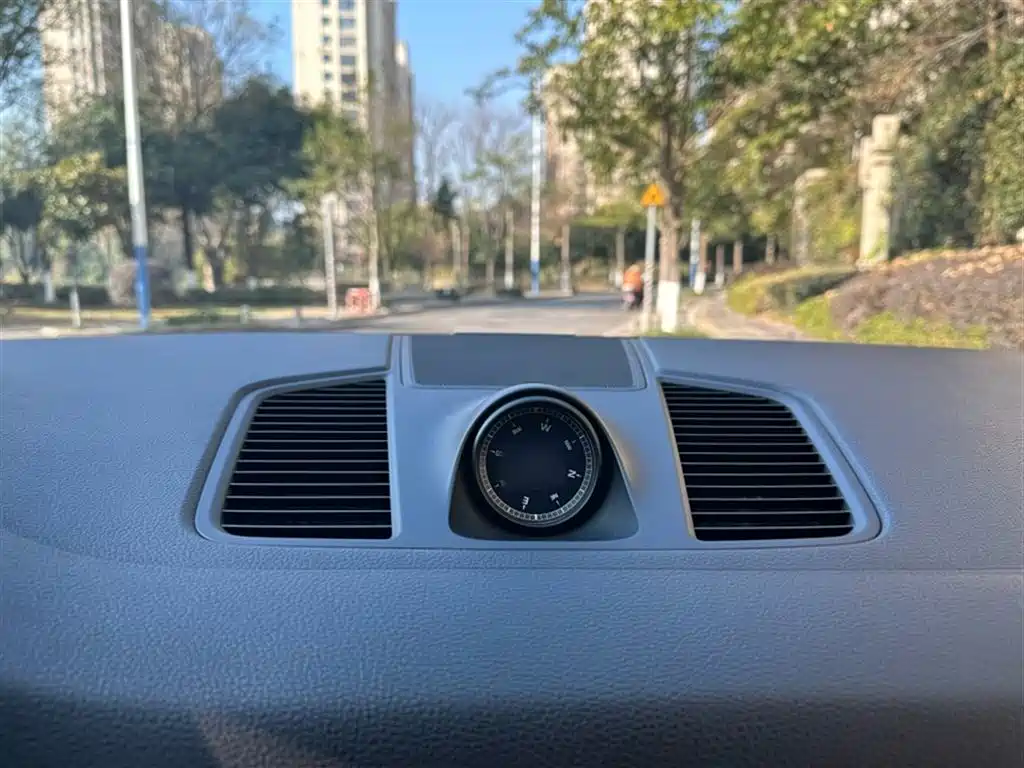 Porsche Cayenne 2019 — фото 13