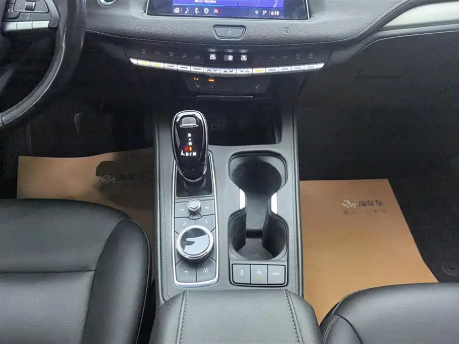 Cadillac XT4 2021 — фото 16