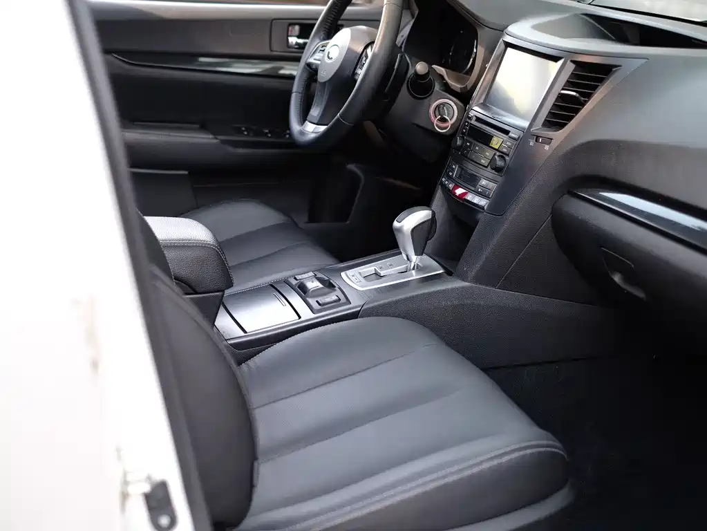 Subaru Outback 2014 — фото 48