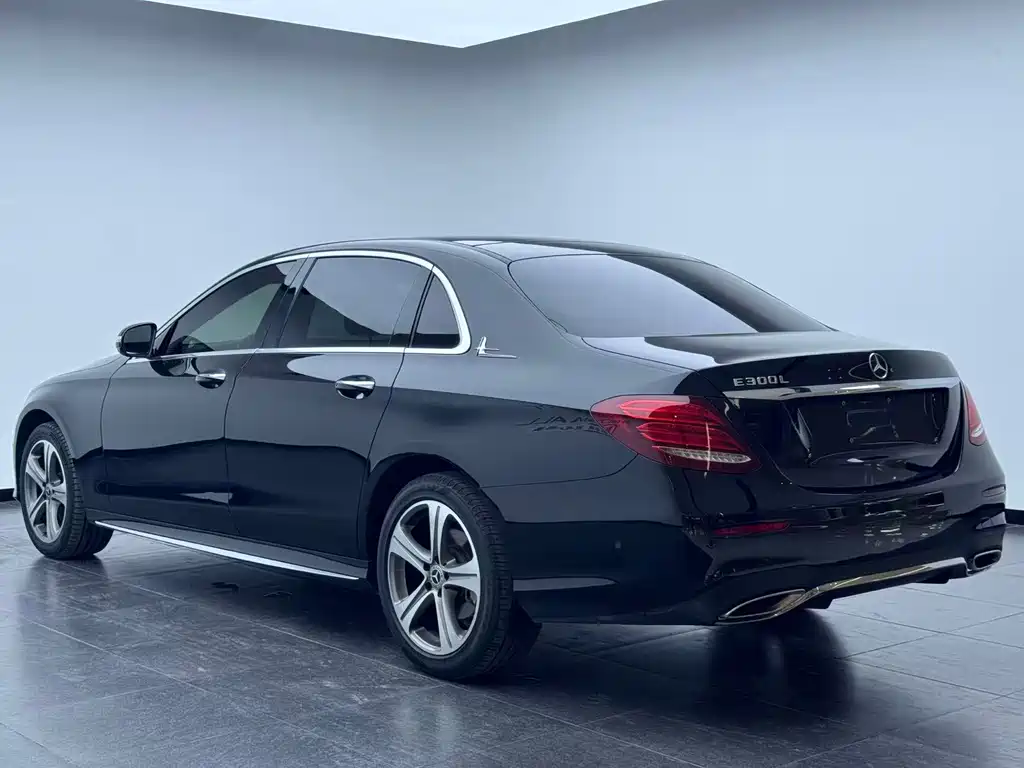 Mercedes-Benz E-Class 2018 — фото 8