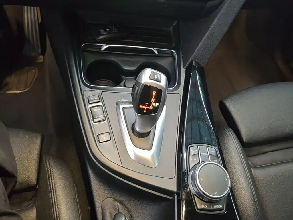 BMW 3 Series GT 2019 — фото 14