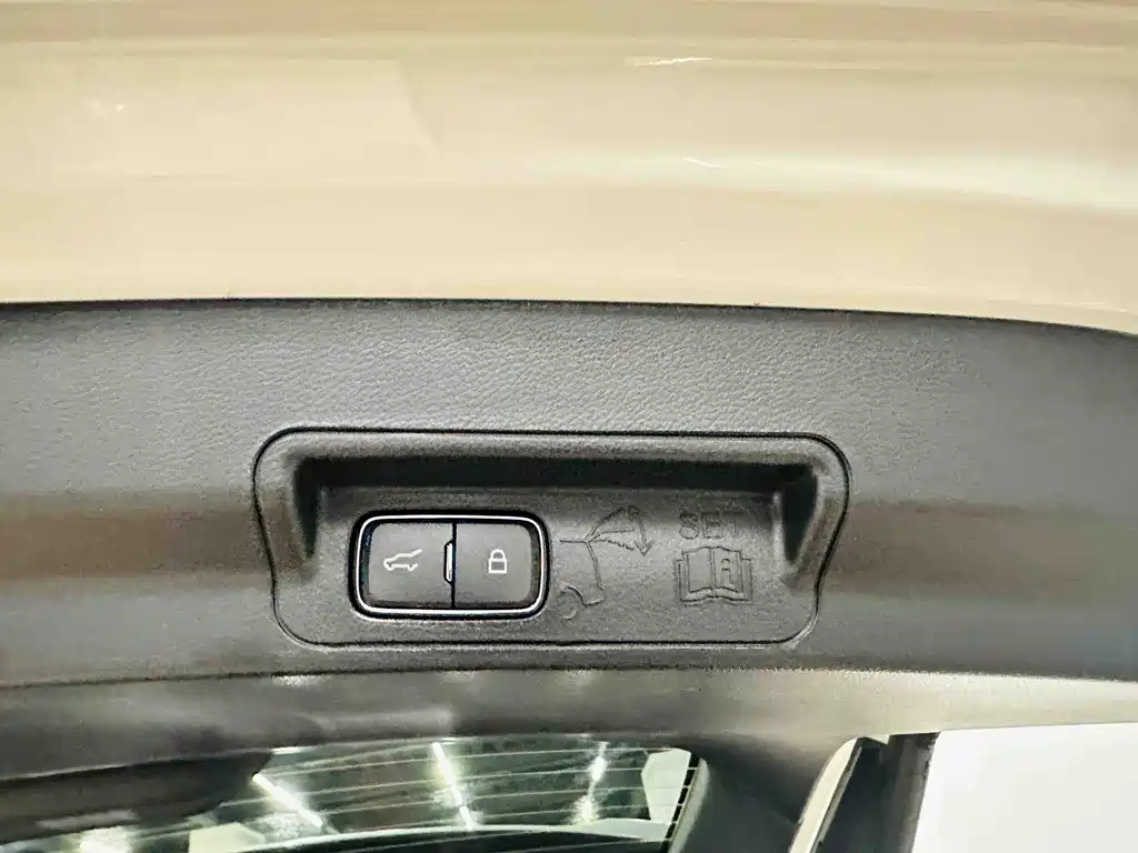 Ford Explorer 2025 — фото 19