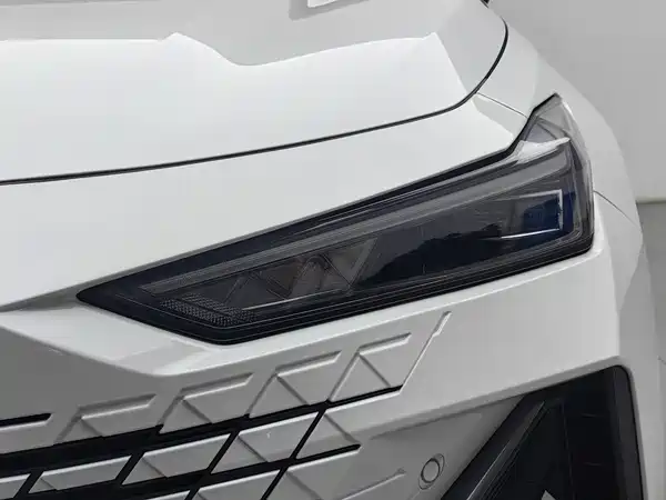 Changan UNI-V 2025