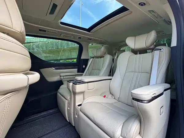 Toyota Vellfire 2023