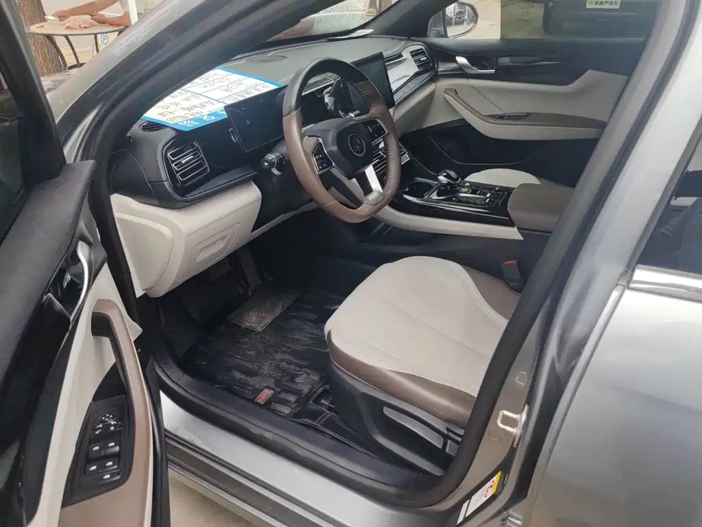 BYD Qin PLUS 2023 — фото 10