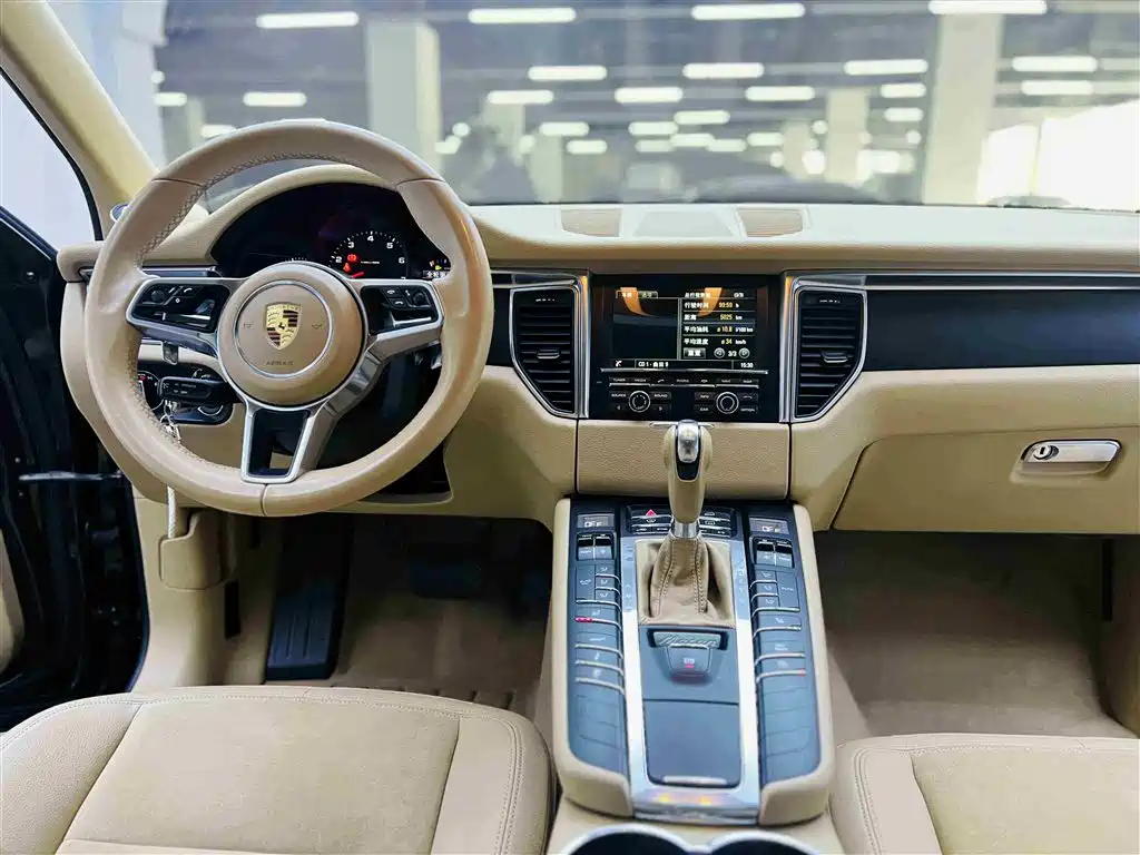 Porsche Macan 2016 — фото 16