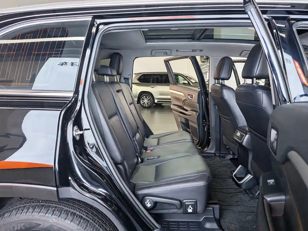 Toyota Highlander 2016 — фото 16