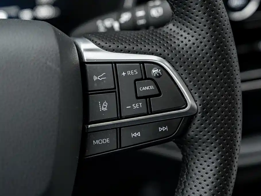 Toyota Crown Kluger 2025 — фото 10