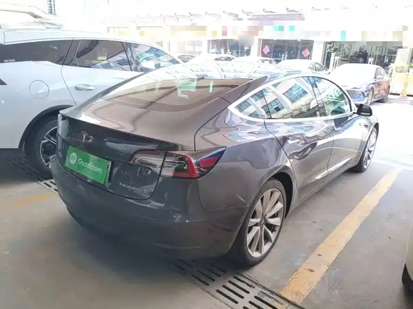 Tesla Model 3 2020