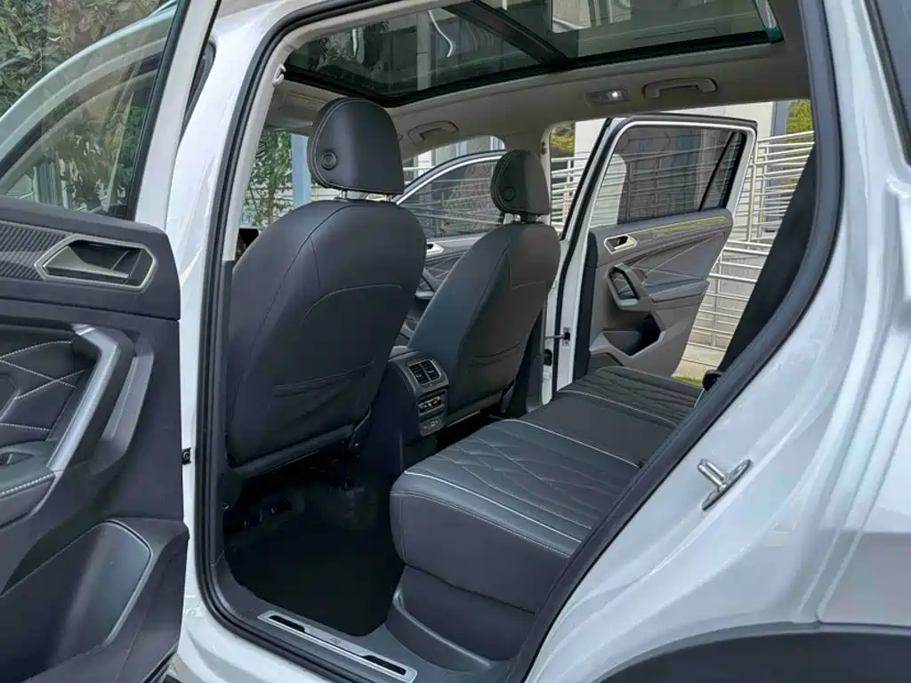 Volkswagen Tiguan L 2022 — фото 19