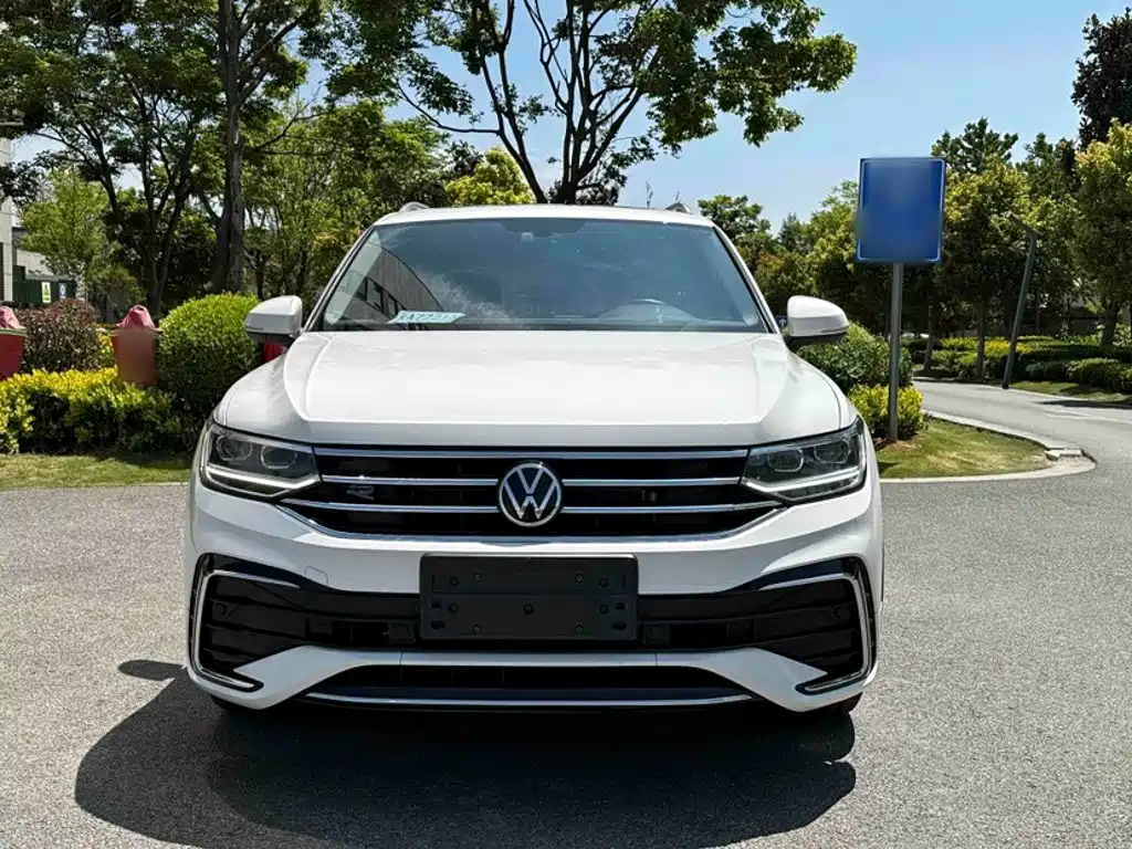 Volkswagen Tiguan L 2022 — фото 8