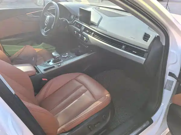 Audi A4L 2019