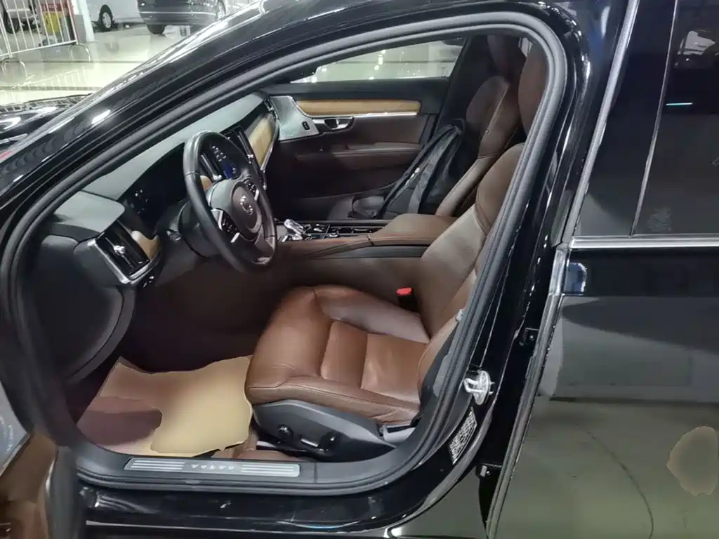 Volvo S90 2023 — фото 15