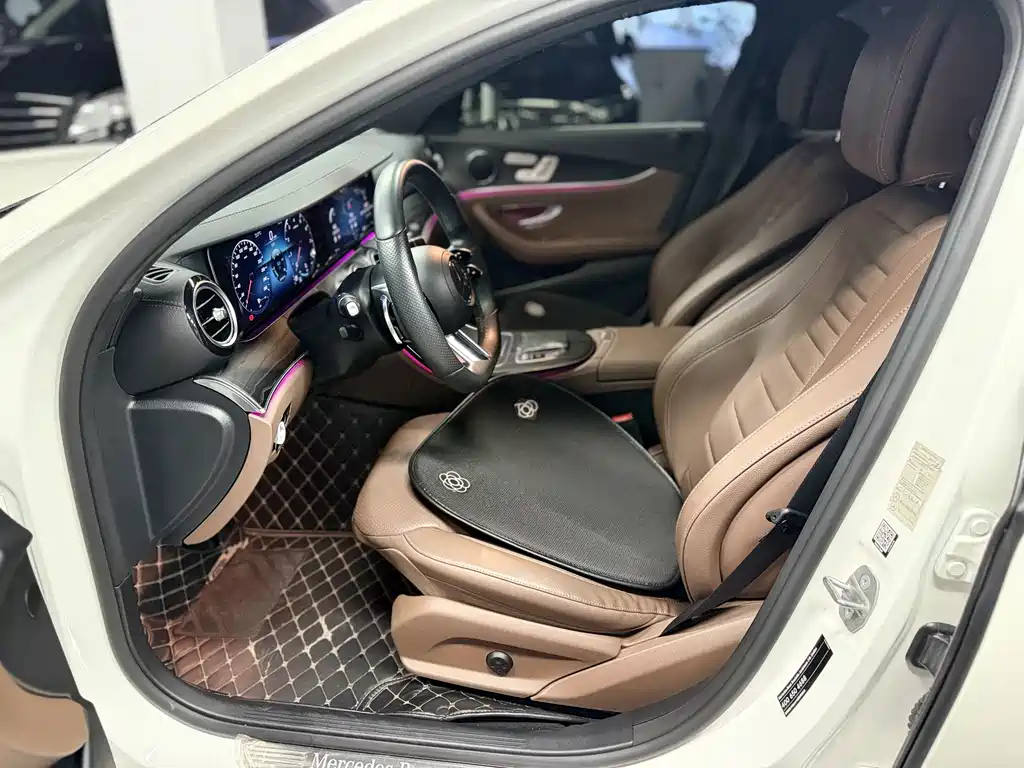 Mercedes-Benz E-Class 2020 — фото 15
