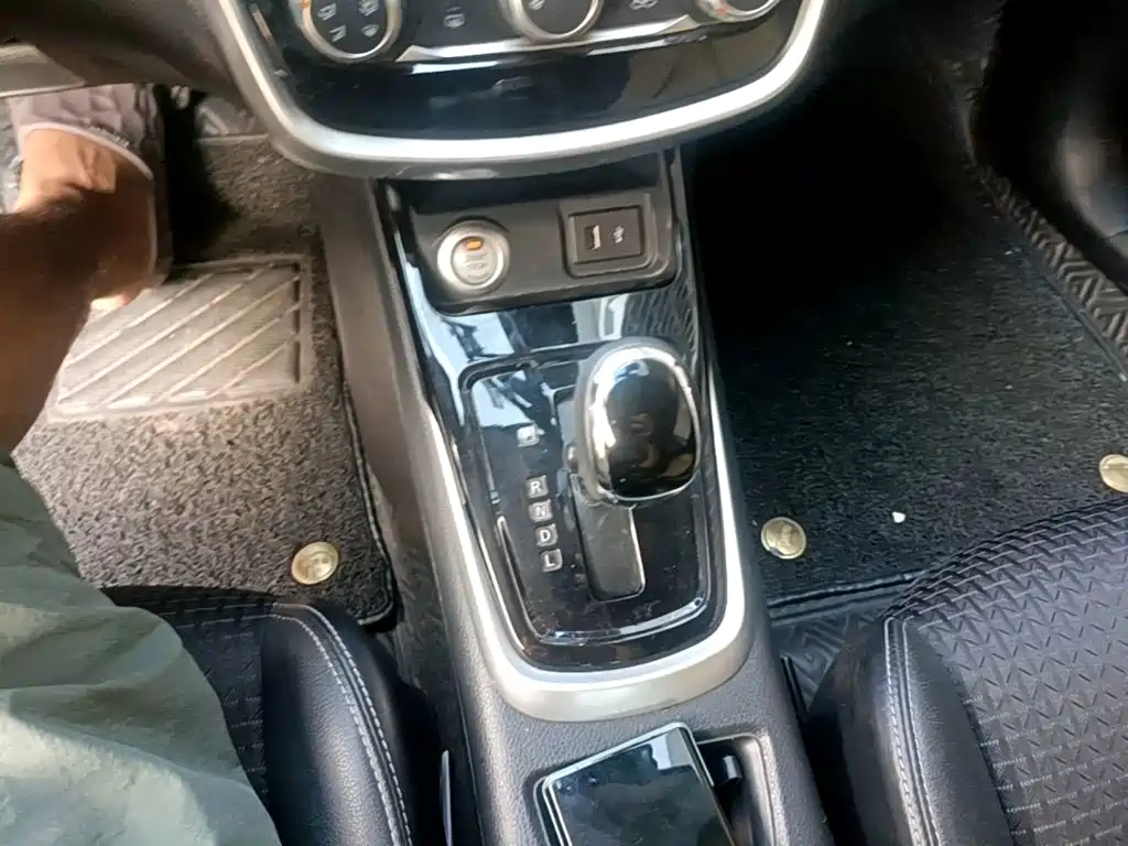 Nissan Tiida 2019 — фото 14