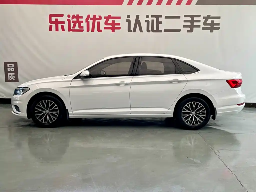 Volkswagen Sagitar 2019