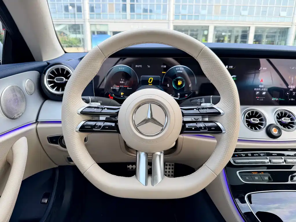 Mercedes-Benz E-Class 2023 — фото 17