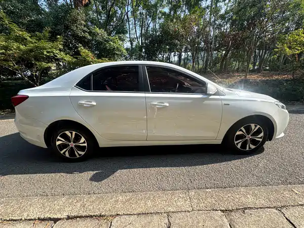Roewe 360 2017