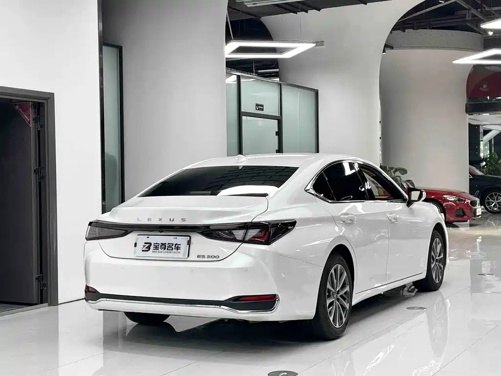 Lexus ES 2025 — фото 11