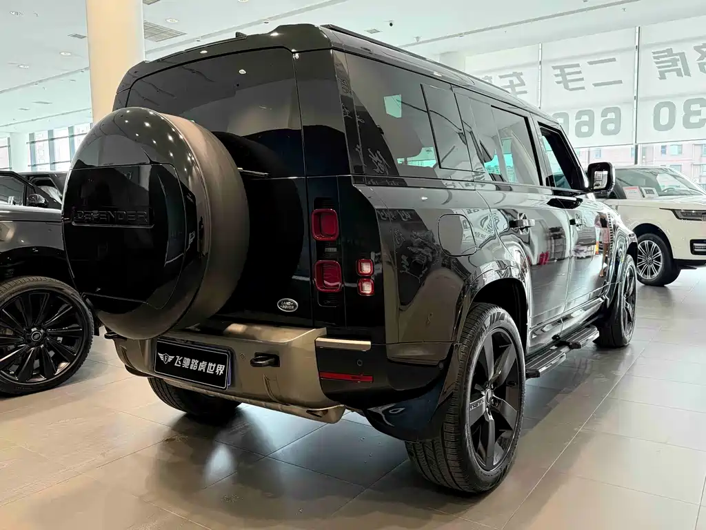 Land Rover Defender 2025 — фото 25