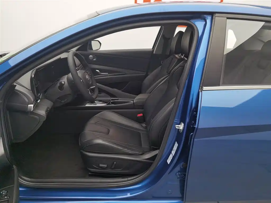 Hyundai Elantra 2020 — фото 10