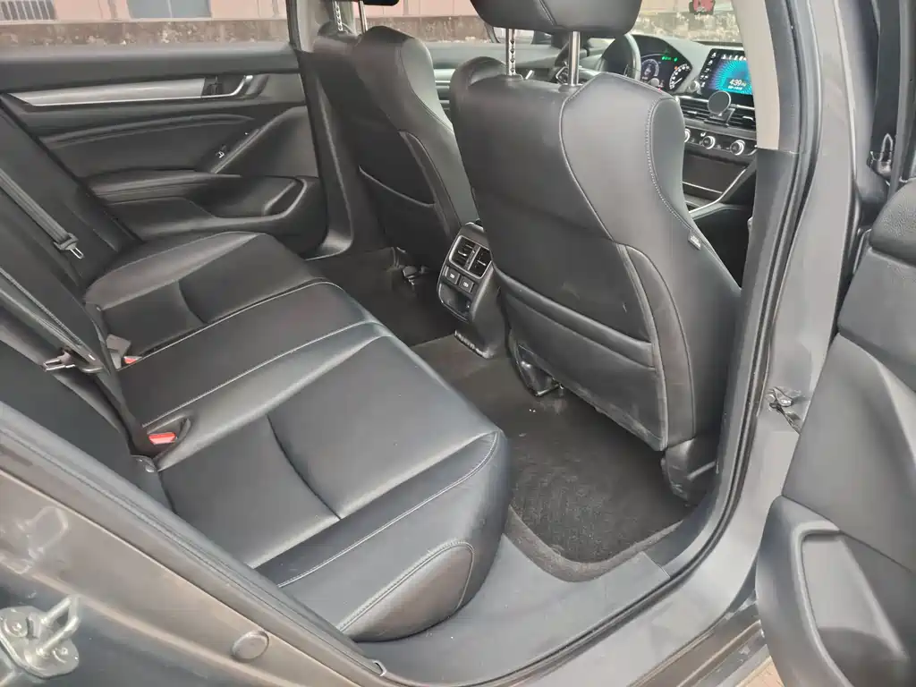 Honda Accord 2020 — фото 10