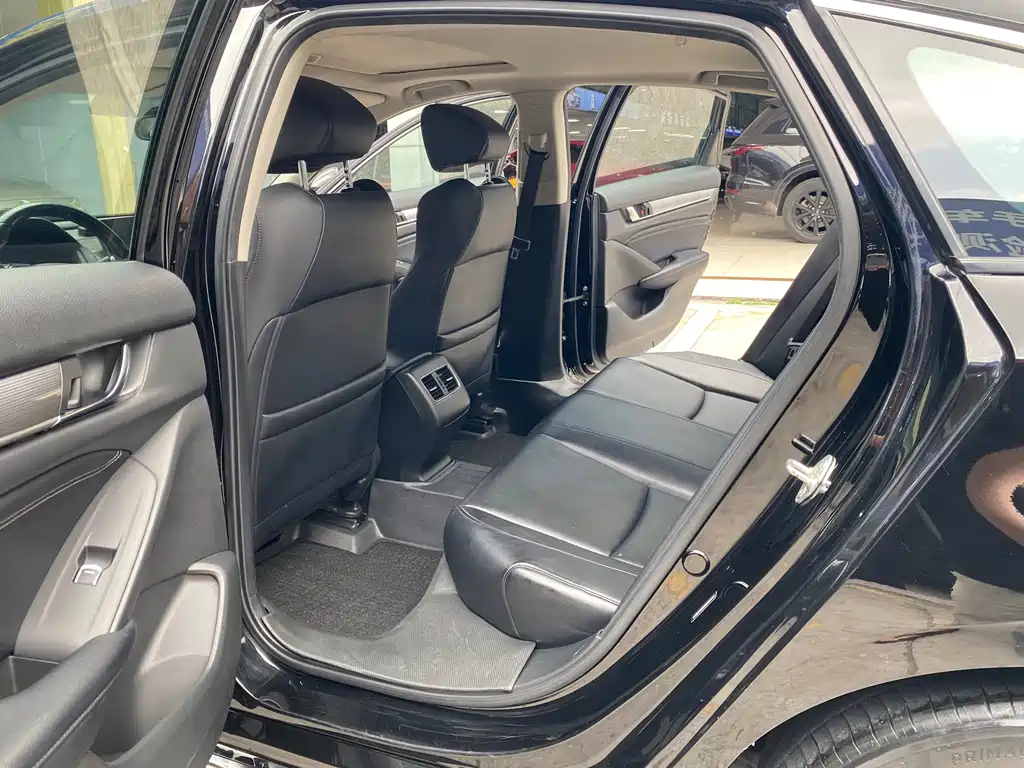 Honda Accord 2019 — фото 17