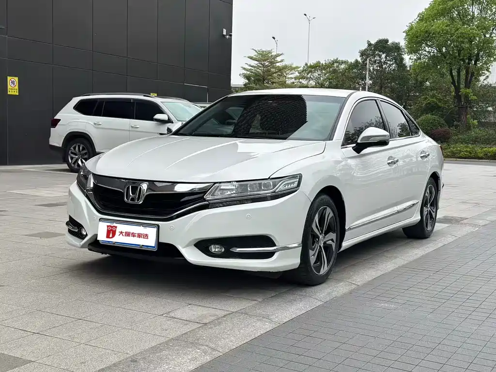Honda Spirior 2015 — фото 1
