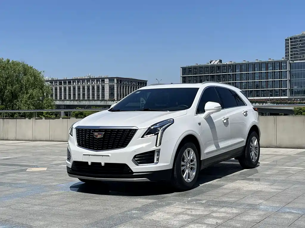 Cadillac XT5 2021 — фото 1