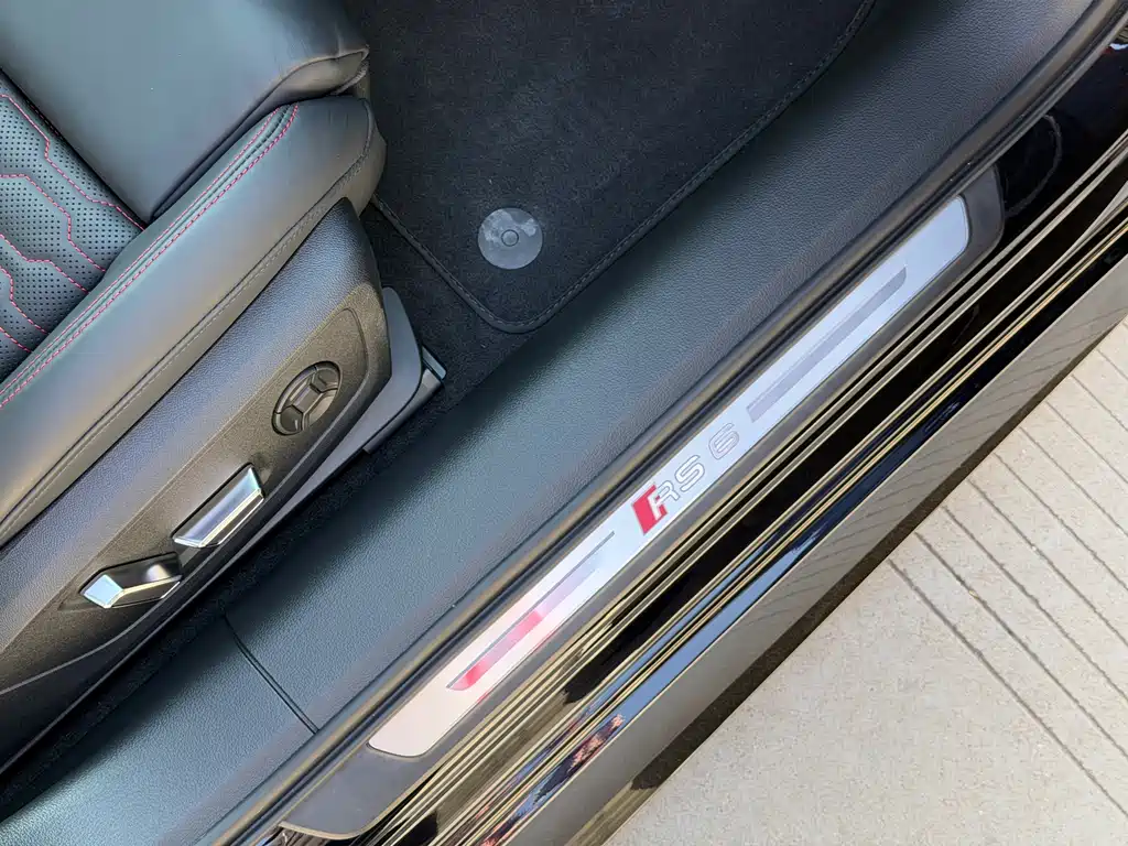 Audi RS 6 2022 — фото 23