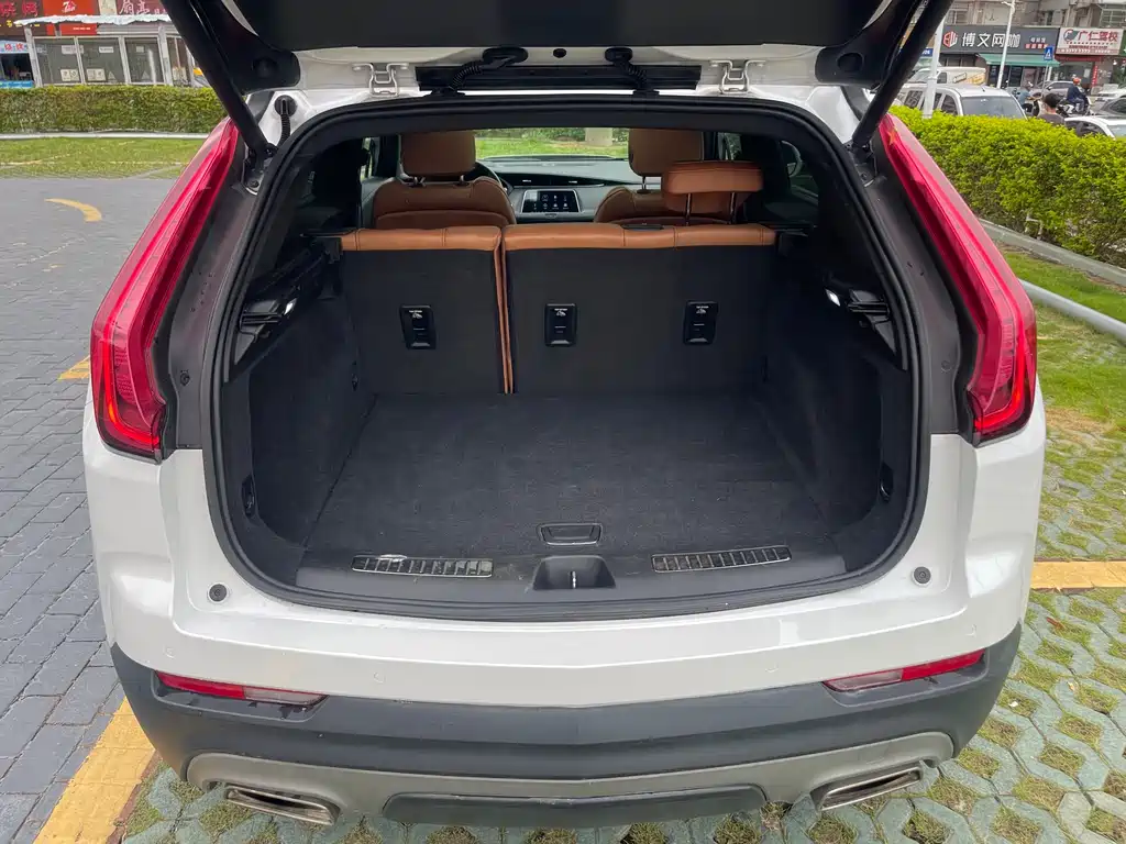 Cadillac XT4 2019 — фото 19