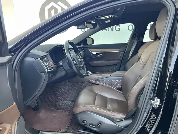 Volvo S90 2022