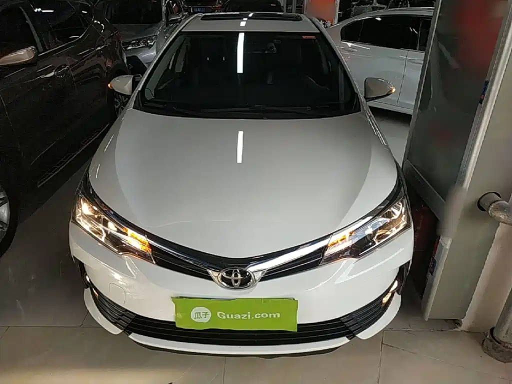 Toyota Corolla 2019 — фото 3