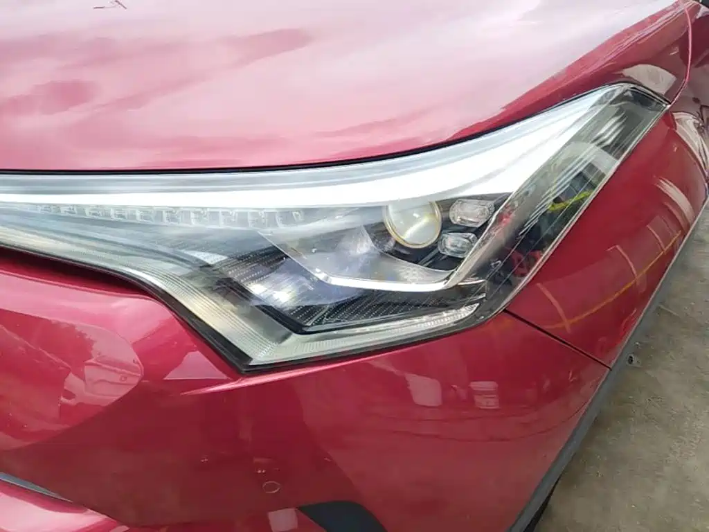 Toyota C-HR 2018 — фото 24